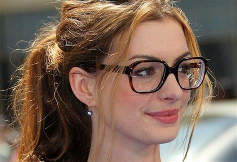 anne hathaway gucci glasses